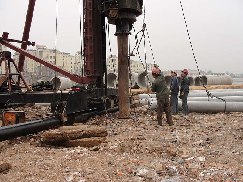 锤击沉管 锤击沉管